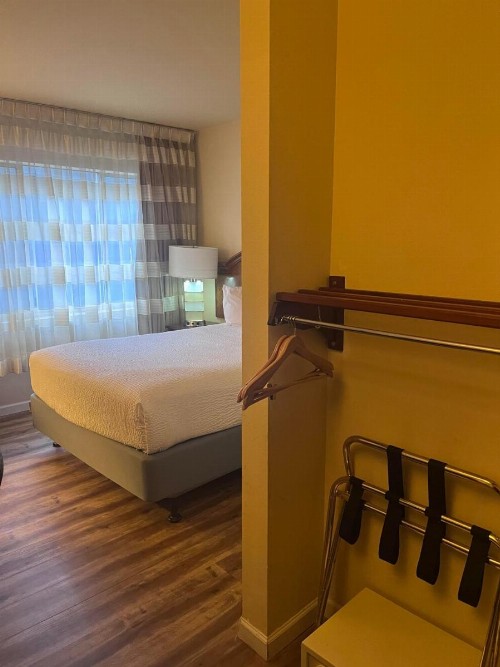 Ramada by Wyndham Anchorage - image 12