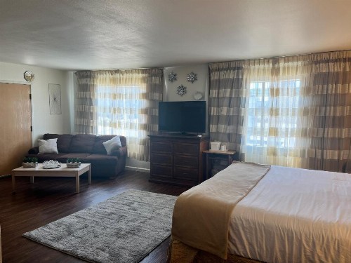 Ramada by Wyndham Anchorage - image 20