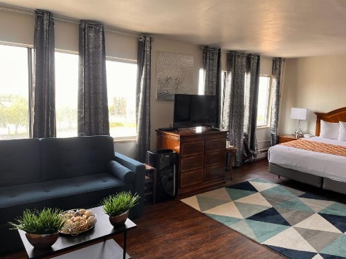Ramada by Wyndham Anchorage - image 21