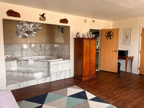 Ramada by Wyndham Anchorage - image 25