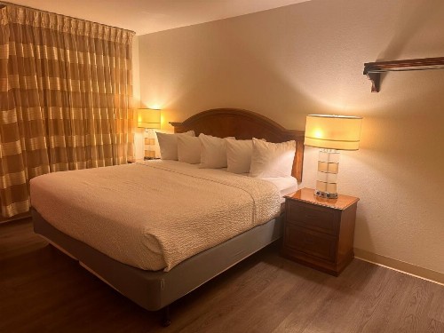Ramada by Wyndham Anchorage - image 28