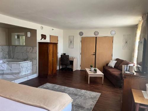 Ramada by Wyndham Anchorage - image 34