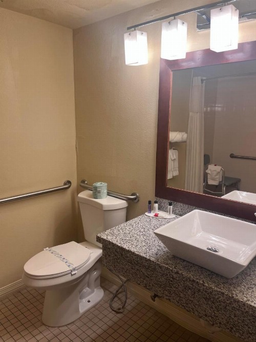 Ramada by Wyndham Anchorage - image 36