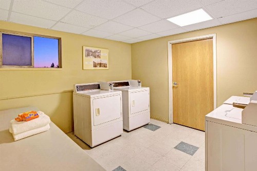Ramada by Wyndham Anchorage - image 8