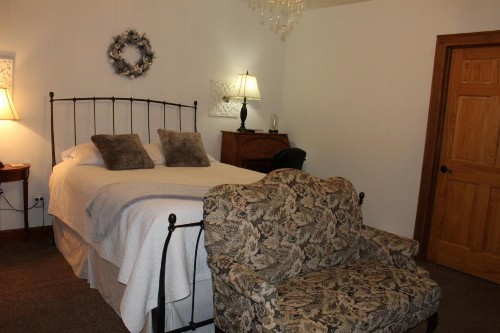 Maria's Creekside B&B - image 4