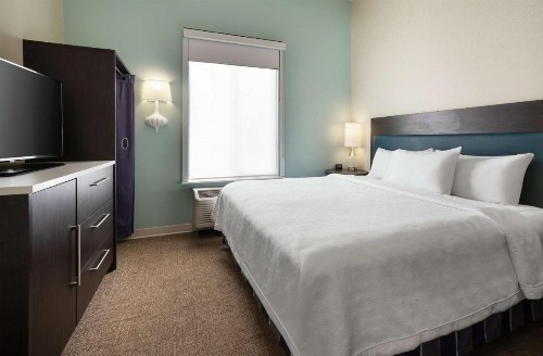 Home2 Suites by Hilton Anchorage/Midtown - image 16