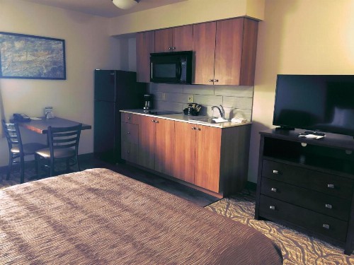 Aptel Studio Hotel - image 5