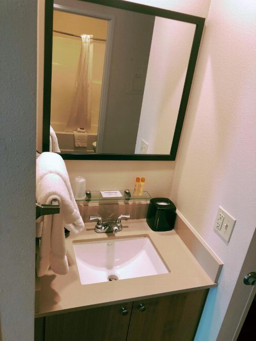 Aptel Studio Hotel - image 7
