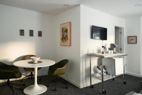 Anchorage Downtown Guest Rooms - image 16
