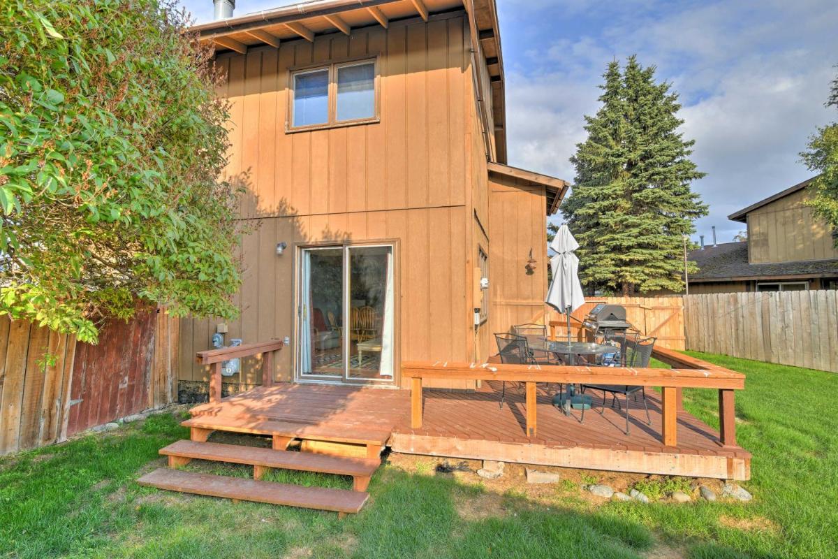 Pet-Friendly Anchorage Home with Grill and Deck! - image 7