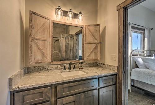 Custom Mountain Home Views Hot Tub and Fire Pit! - image 9