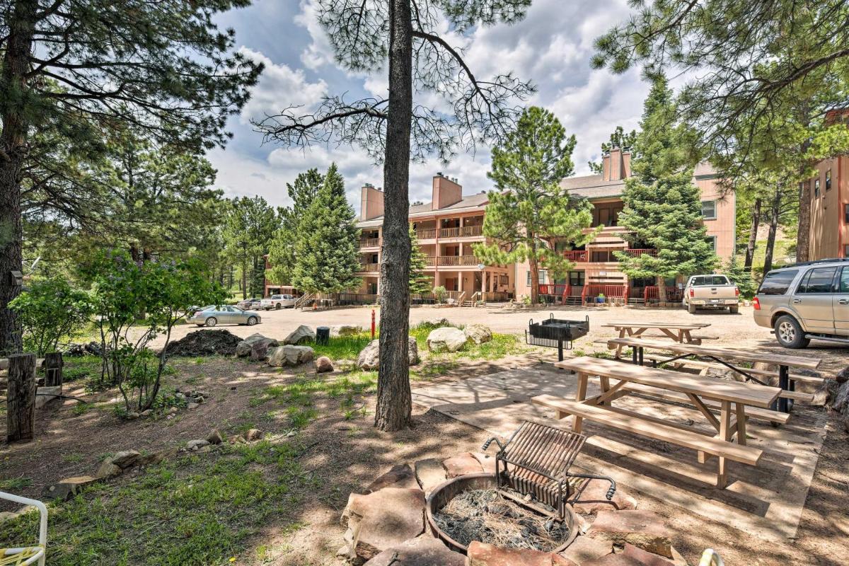 Condo with Grill Access- Mins to Angel Fire Rsrt - image 7