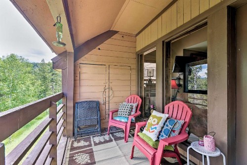 Spacious Rustic Condo with Deck Short Walk to Slopes - image 12