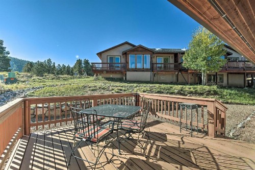 1-Story Condo with Fireplace 2 Mi to Angel Fire