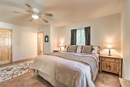 1-Story Condo with Fireplace 2 Mi to Angel Fire - image 11