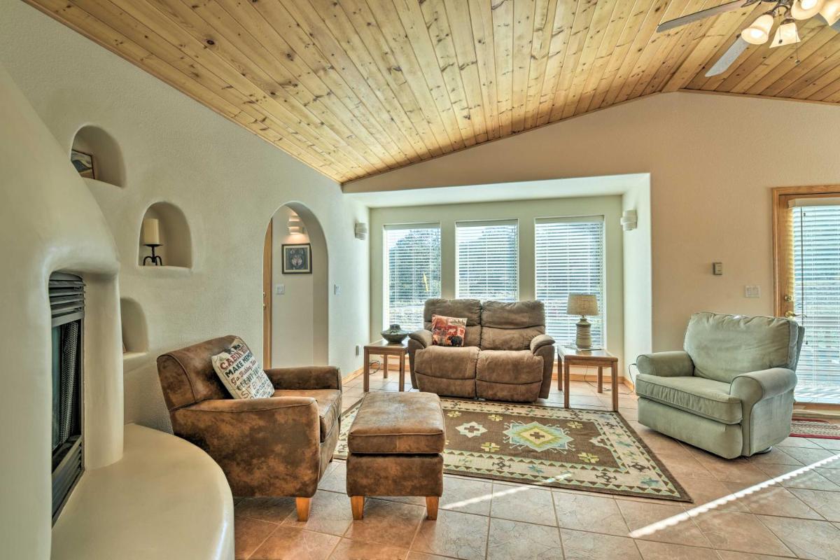 1-Story Condo with Fireplace 2 Mi to Angel Fire - image 7