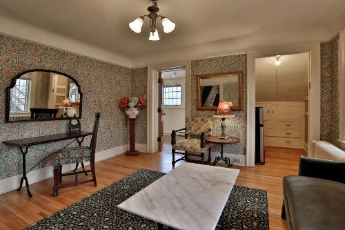 Stone Chalet Bed & Breakfast Inn - image 11