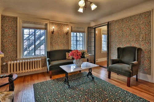Stone Chalet Bed & Breakfast Inn - image 12