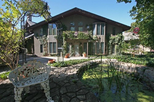 Stone Chalet Bed & Breakfast Inn - image 16