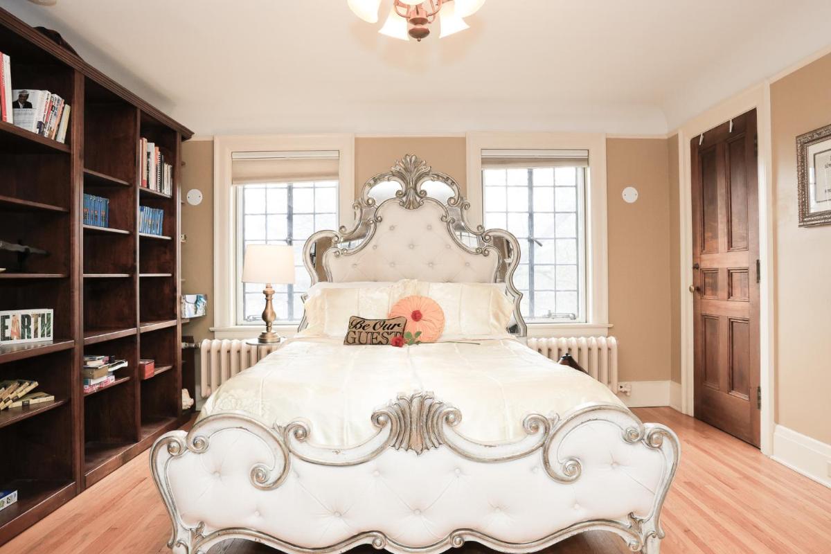 Stone Chalet Bed & Breakfast Inn - image 2