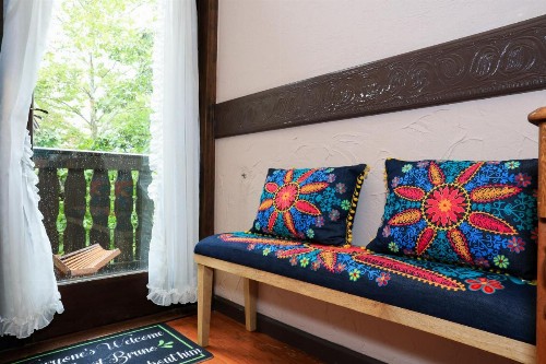 Stone Chalet Bed & Breakfast Inn - image 23