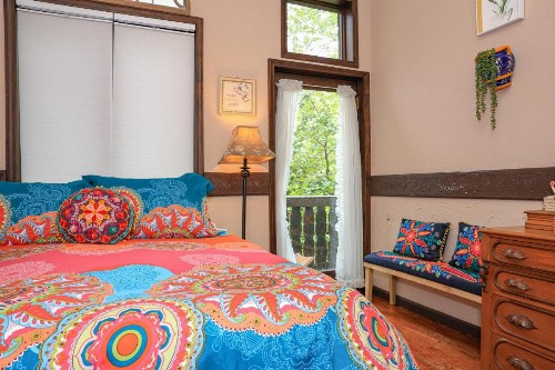 Stone Chalet Bed & Breakfast Inn - image 25