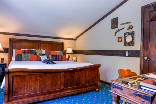 Stone Chalet Bed & Breakfast Inn - image 28
