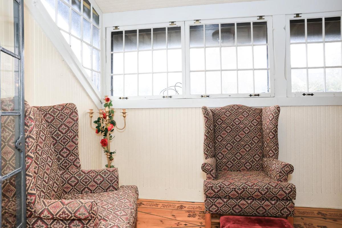 Stone Chalet Bed & Breakfast Inn - image 3