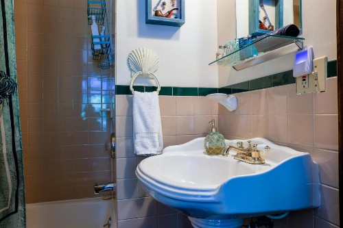 Stone Chalet Bed & Breakfast Inn - image 30