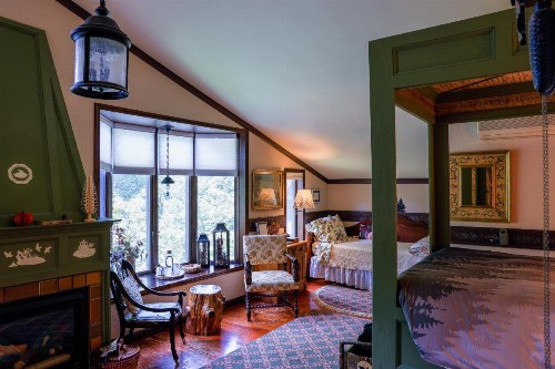 Stone Chalet Bed & Breakfast Inn - image 32