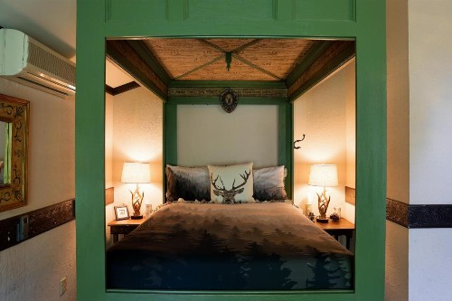 Stone Chalet Bed & Breakfast Inn - image 34