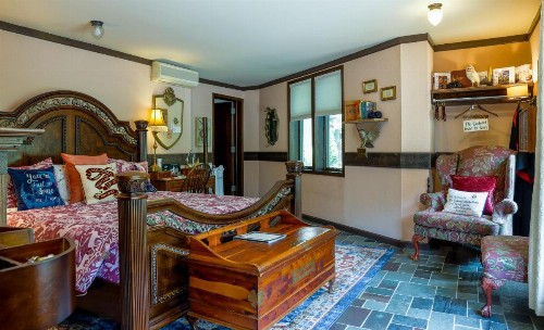 Stone Chalet Bed & Breakfast Inn - image 41