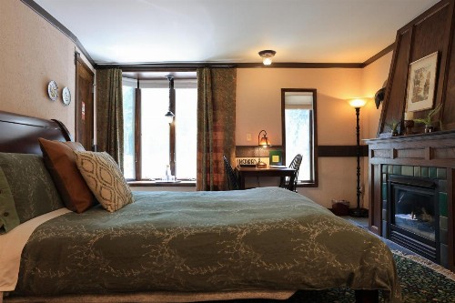 Stone Chalet Bed & Breakfast Inn - image 43
