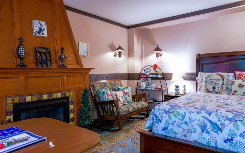 Stone Chalet Bed & Breakfast Inn - image 49