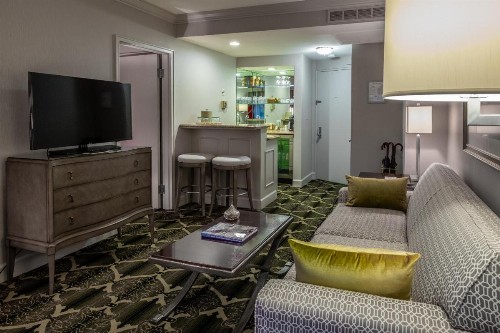 Bell Tower Hotel - image 14