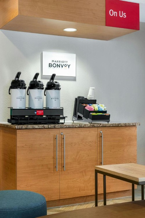 TownePlace Suites by Marriott Fort Meade National Business Park - image 2