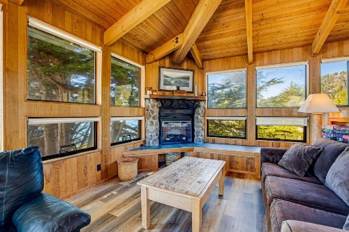 Stoney House - image 6