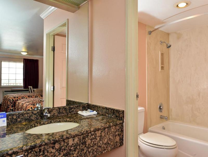 Americas Best Value Inn Anthony El Paso West - image 5