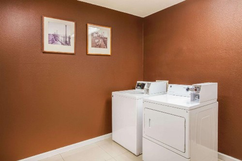 Days Inn & Suites by Wyndham Antioch - image 12