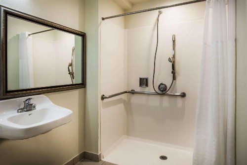 Days Inn & Suites by Wyndham Antioch - image 8