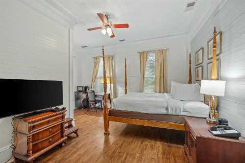 Coombs Inn & Suites Ascend Hotel Collection - image 13