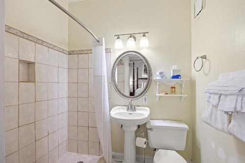 Coombs Inn & Suites Ascend Hotel Collection - image 49