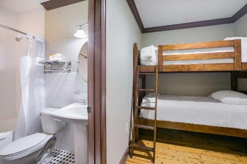 Water Street Hotel & Marina Ascend Hotel Collection - image 23