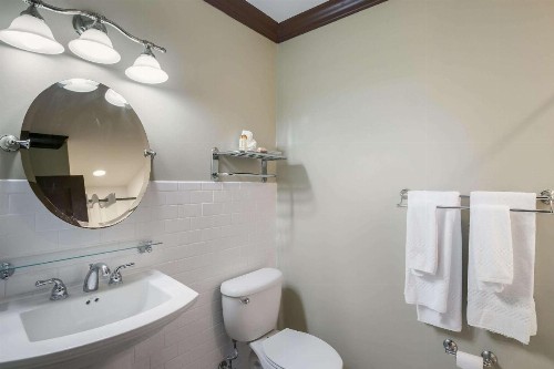Water Street Hotel & Marina Ascend Hotel Collection - image 46