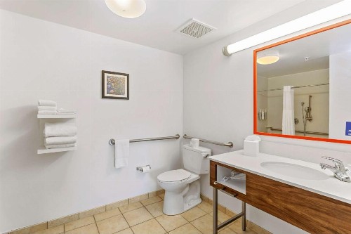 Hampton Inn & Suites Orlando-Apopka - image 25
