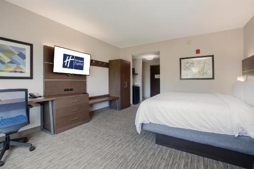 Holiday Inn Express Hotel & Suites Orlando - Apopka an IHG Hotel - image 4