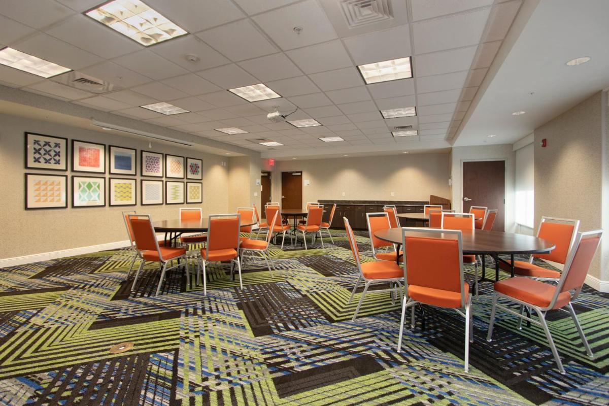 Holiday Inn Express Hotel & Suites Orlando - Apopka an IHG Hotel - image 5