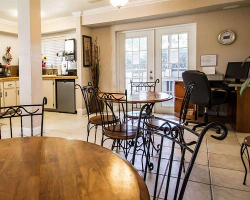 Rodeway Inn Apopka - image 20