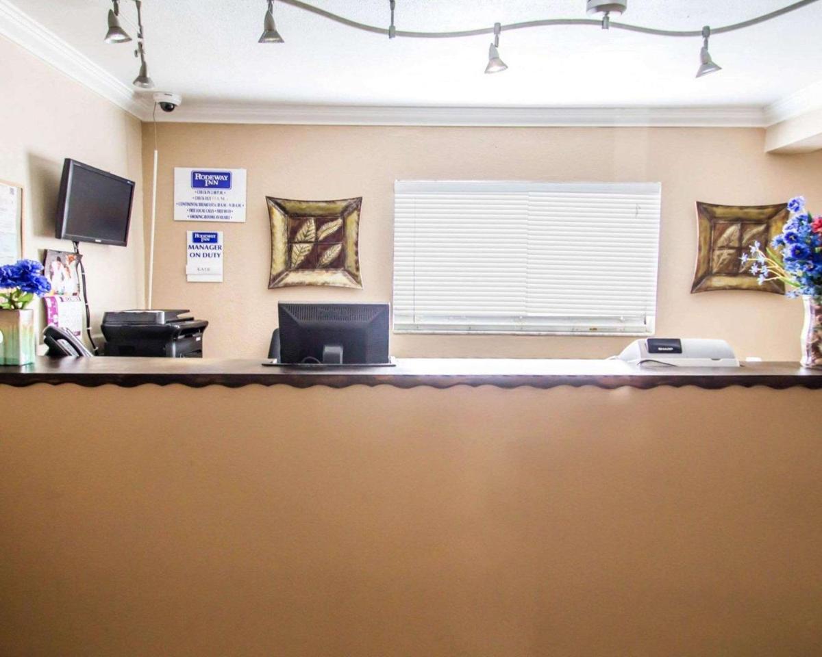 Rodeway Inn Apopka - image 7
