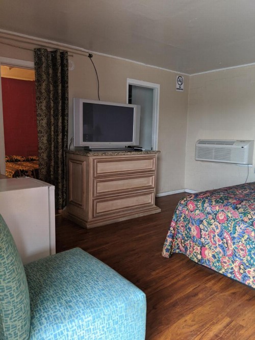 Black Horse Motel - image 10
